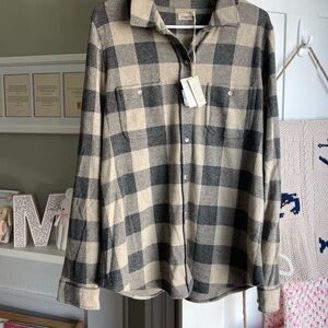 Never worn Faherty brand button down light weight flannel